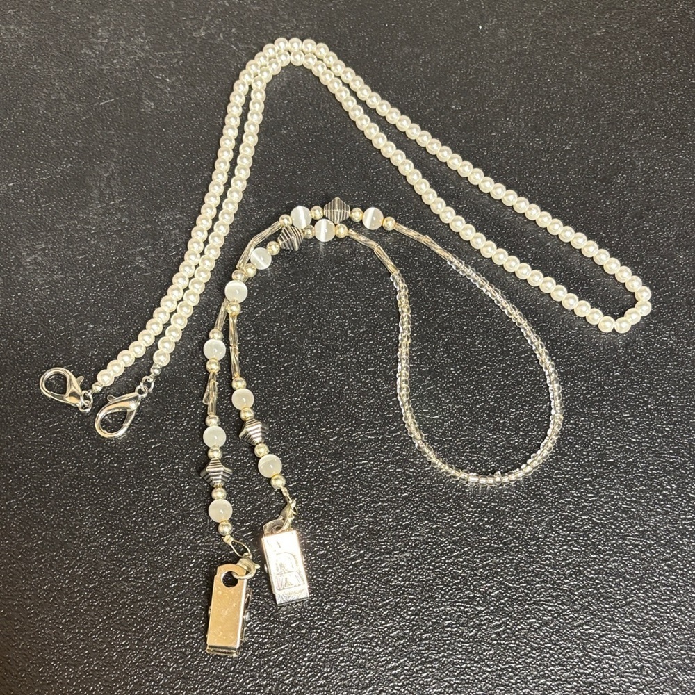 Elegant Silver and Gold Women's Lanyard Eyeglass Holder Cat Eye Faux Pearl